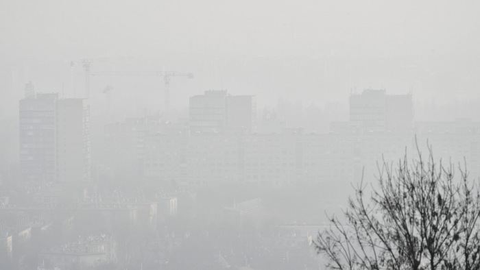 Rossz a levegő a fővárosban, változtatásra kérték a budapestieket