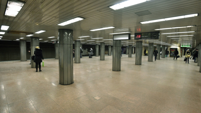 Lezárják a Ferenciek tere és az Arany János utca metróállomást