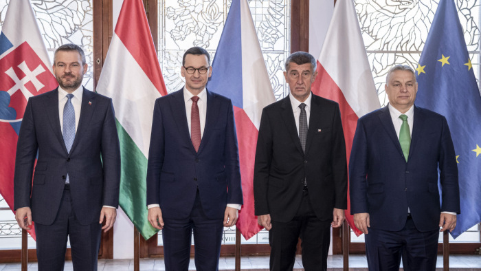 Orbán Viktor pénteken Lengyelországban tárgyal