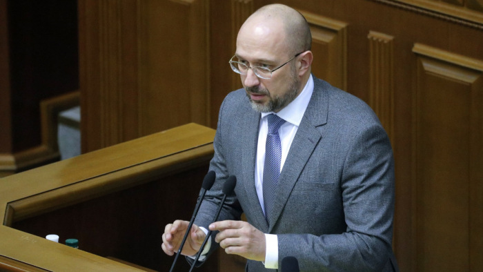 Denisz Smihal: Ukrajnának óriási pénzügyi segélyre van szükség
