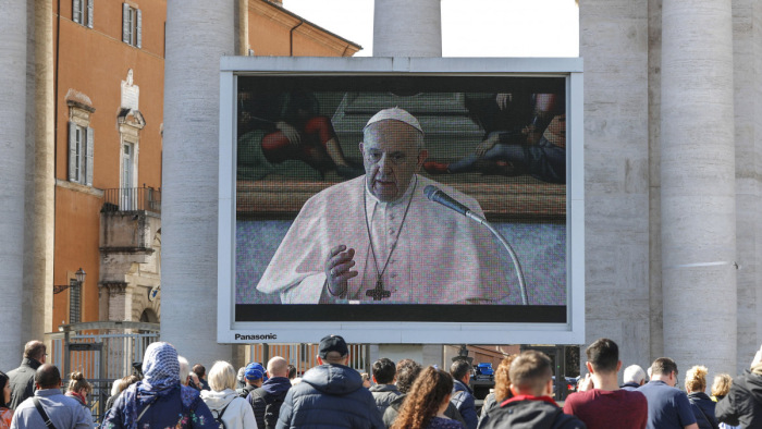 Világméretű közös imádságra szólított fel Ferenc pápa