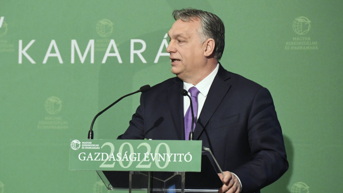 Orbán Viktor: újra kell tervezni a költségvetést
