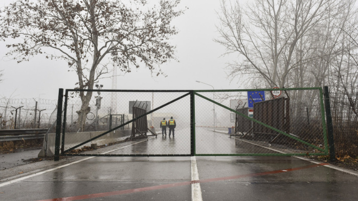 Szigor a szerb-magyar határon, már nem lehet mindenütt átmenni