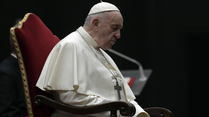 Ferenc pápa lemondta a szilveszteri szertartások vezetését