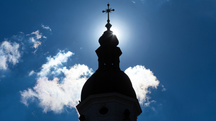 Változtatnak a katolikusok, új járványügyi intézkedésekről ír a püspöki kar