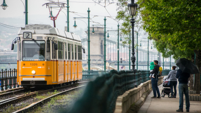 Több budapesti járat útvonala megváltozik a hétvégétől