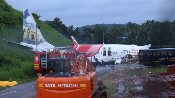 Szörnyű részletek az indiai repülőgép-szerencsétlenségről