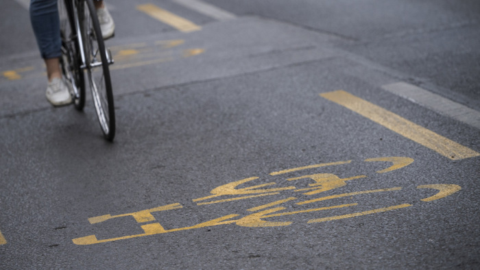 Óriási zakó lett a körúti kerékpározás vége – videó