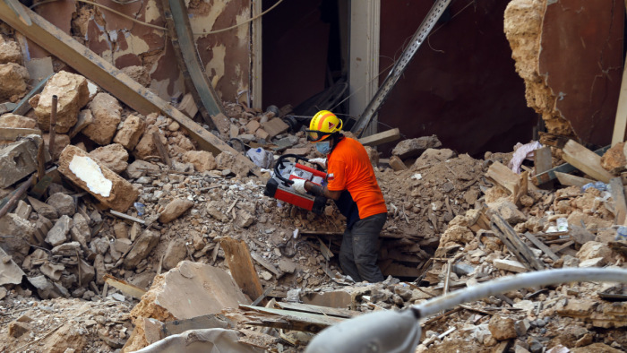 Túlélő a bejrúti romok alatt? – A szakértő és társai hisznek a csodákban