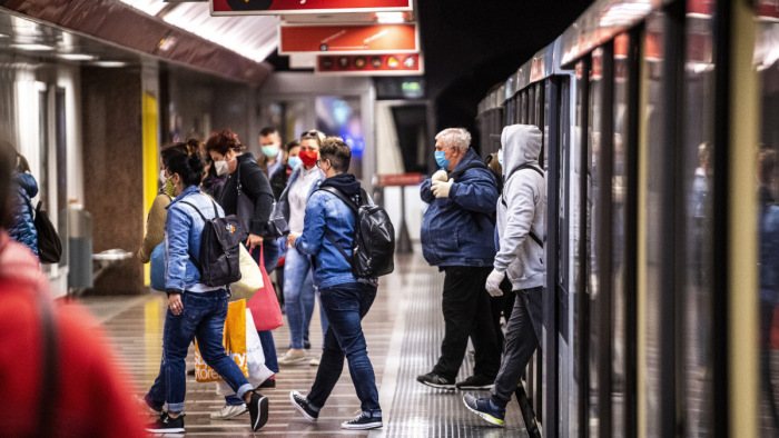 Szerdától oltják a metróforgalom-irányítás dolgozóit