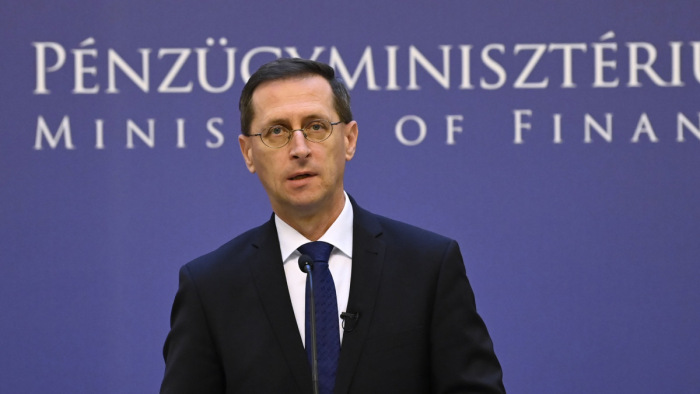 Varga Mihály: folytatódnak az adócsökkentések és adóegyszerűsítések