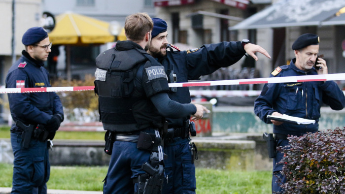 Bécsi horror: a kijárási tilalom miatt időzíthették hétfőre a támadást