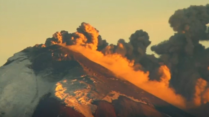 Újra aktív a Merapi vulkán, elkezdődött az evakuálás – videó