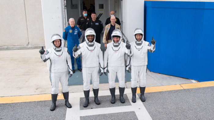 Megérkezett a Földre a SpaceX űrhajó, fedélzetén négy űrhajóssal