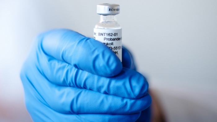 Még idén újabb 80 ezer adag Pfizer-vakcina érkezik