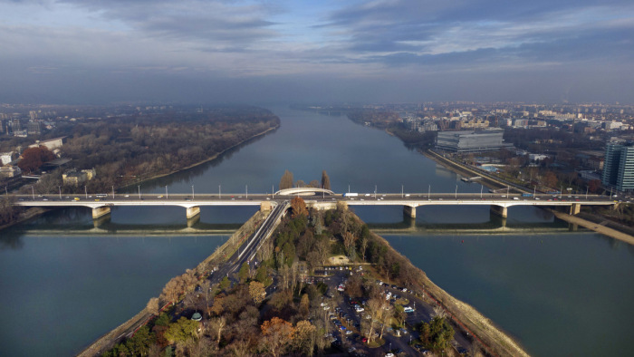 Holttestet sodort a Duna a Margitszigetre