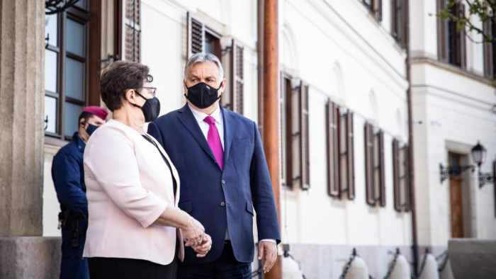 Orbán Viktor: Nem minden hős visel köpenyt – kép