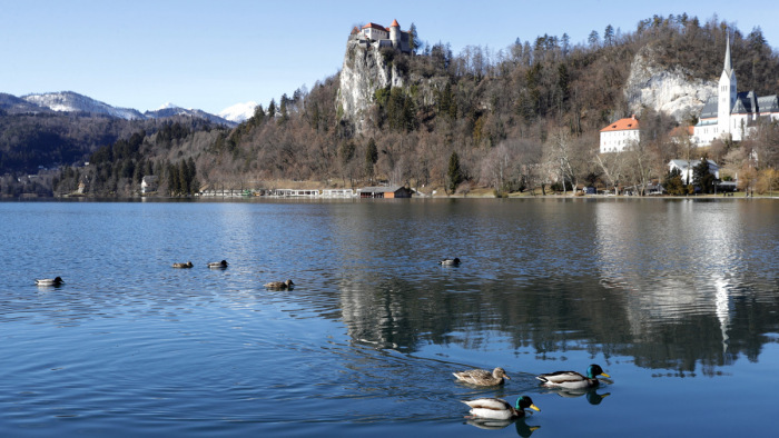 Koronavírus - Hétfőtől nyithatnak a hotelek, az illetékesek türelemre intenek Szlovéniában