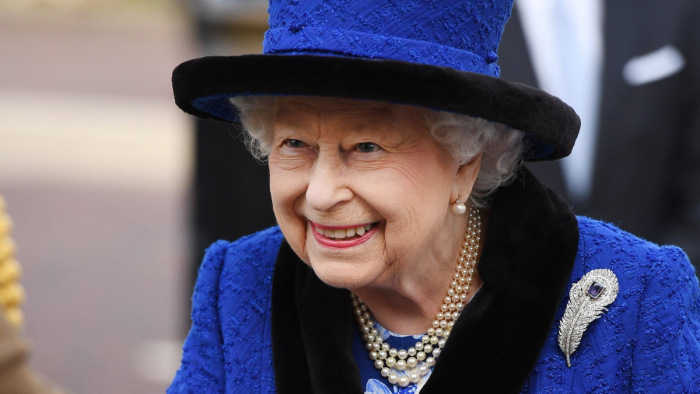 Erzsébet királynő el van ragadtatva a legkisebb hercegnőtől