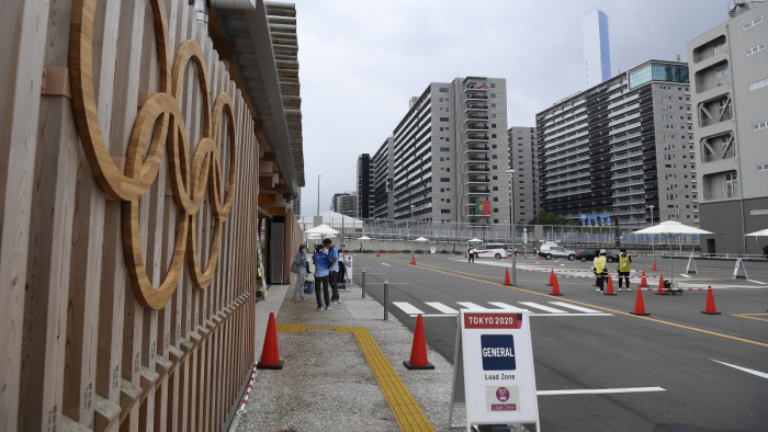 Japán többsége az olimpia ellen, egyre több a covidos az olimpiai faluban
