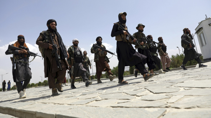 Tárgyalást kezdeményeztek a tálibok a leköszönő hatalommal