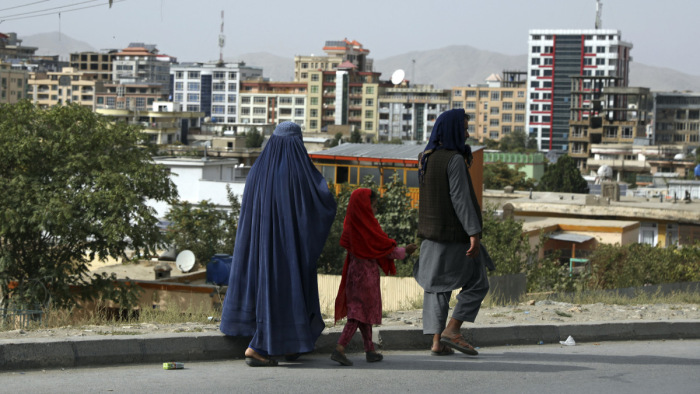 Afganisztán több millió szegény polgára az éhséggel vív most harcot