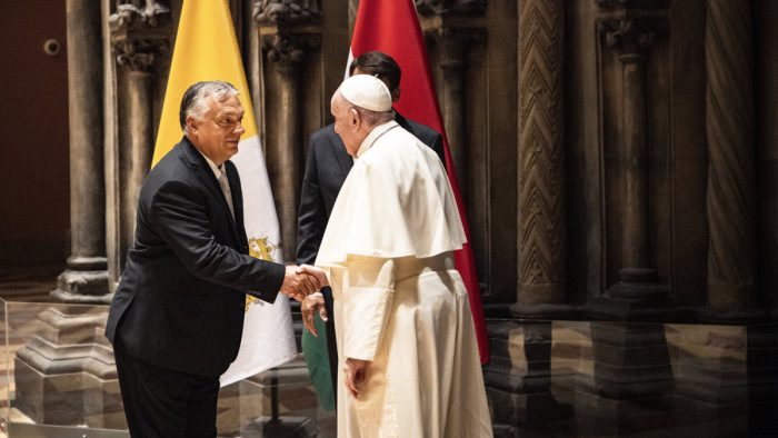 Orbán Viktor a pápával találkozik