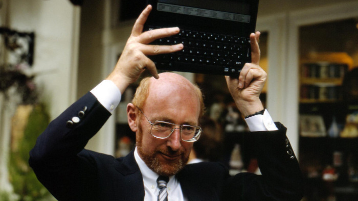 Elhunyt a zsebszámológép atyja, a legendás ZX Sinclair megalkotója