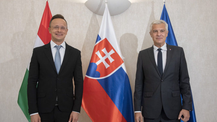 Szijjártó Péter Pozsonyban: „a kormány készen áll az együttműködésre a Szövetséggel”