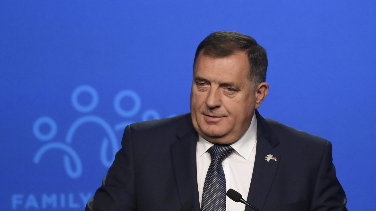Milorad Dodik, a háromtagú boszniai államelnökség szerb tagja a IV. Budapesti Demográfiai Csúcson a Várkert Bazárban 2021. szeptember 23-án.