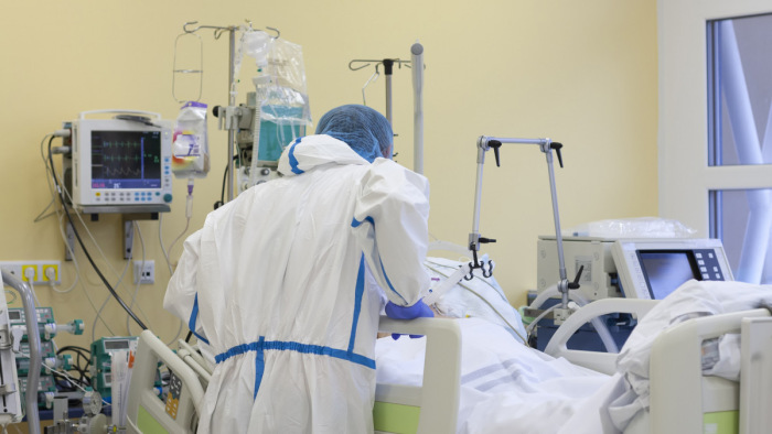 Kórházi adat: oltatlan az intenzíven fekvők háromnegyede