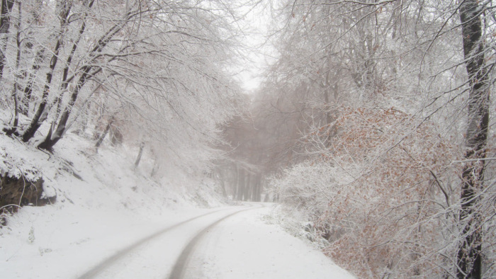 Havazás miatti veszélyekre figyelmeztetik a magyar autósokat