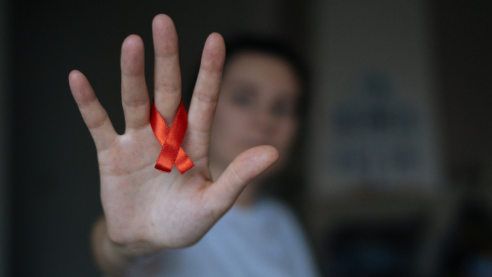 A HIV-terápia már annyira eredményes, hogy teljes értékű életet lehet élni