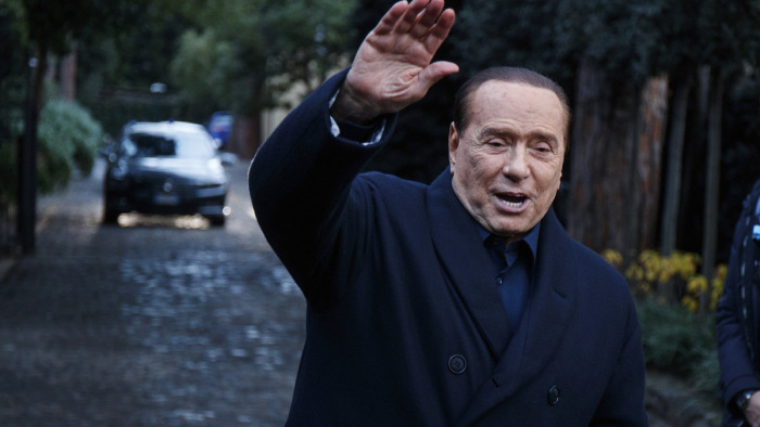 Véget ért egy éra: így emlékezik a világ Silvio Berlusconira
