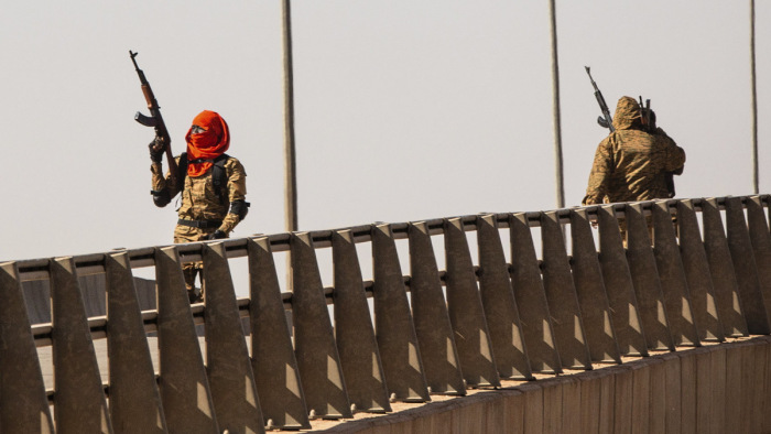Sikeres volt a katonai puccs, fogságban az elnök, lezárták Burkina Faso határait