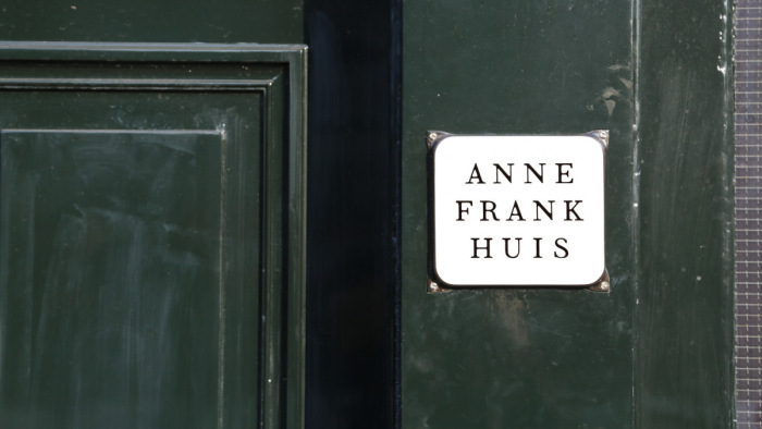 Holland kiadója visszahívta az Anne Frank elárulásáról szóló könyvet