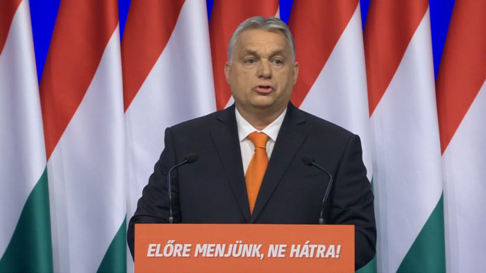 Orbán Viktor kivágta évértékelője végét - videó