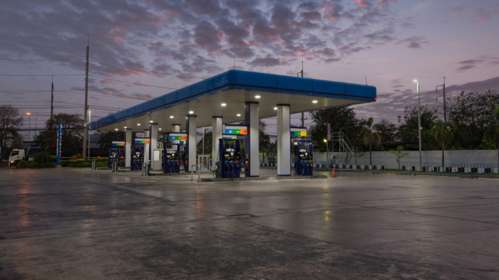 Leálltak a benzinkutak Iránban