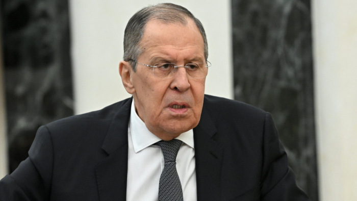 Szergej Lavrov elmondta, mi kell a Vlagyimir Putyin-Volodimir Zelenszkij találkozóhoz