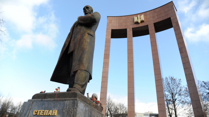 Hazarendelik Ukrajna berlini nagykövetét a megbotránkoztató nyilatkozatai miatt
