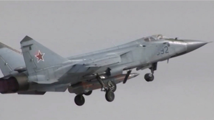 Mi lehet a célja? – Elindult egy orosz MiG 31-es Ukrajna felé