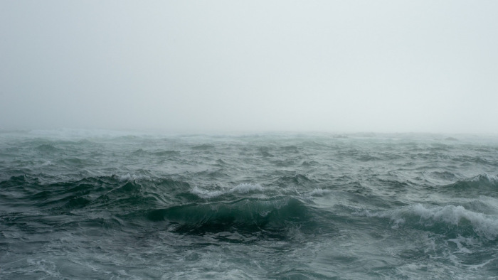 Félelmetes vihar csap le a Balti-tenger partján: méterekkel emelkedik meg a vízszint