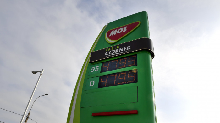 Már csak járműbe tehető a Molnál hatósági áras benzin - és csak 50 liter