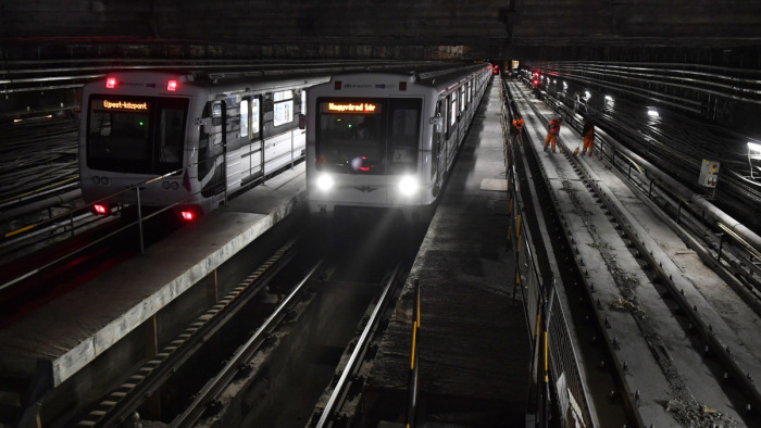Képek - Átadtak három újabb metróállomást, csökkennek a kínok