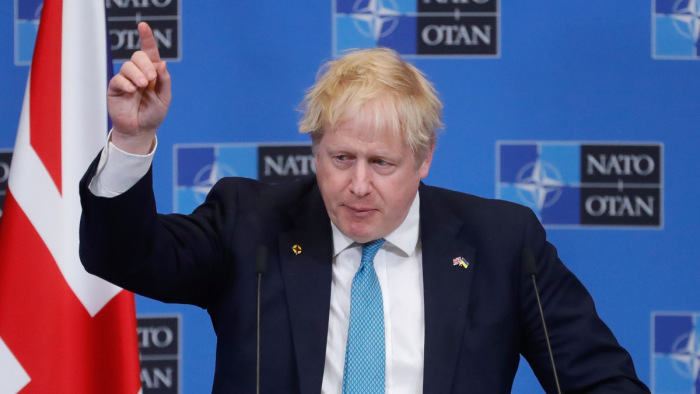 Újabb palotaforradalom készül Boris Johnson ellen