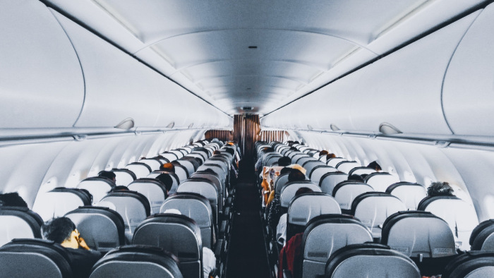 Nem túl egészséges a hosszú repülőút – itt vannak a veszélyei