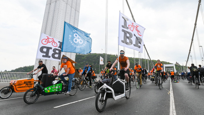 Tízezren tekertek a kerékpárral közlekedő fővárosiak három fő céljáért