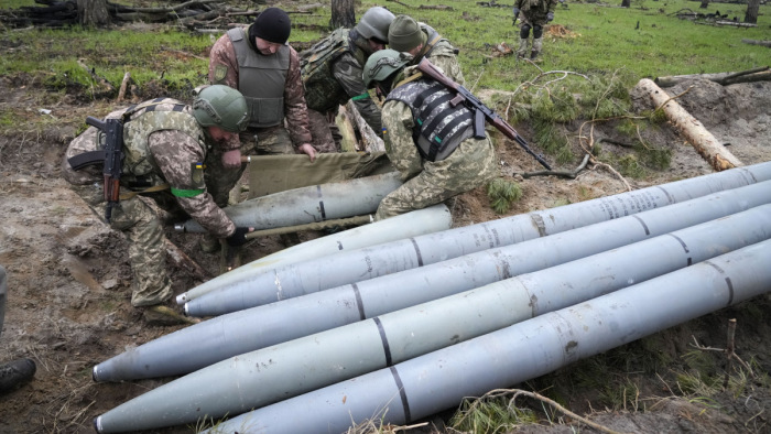 Németországban tárgyal 40 ország az ukrajnai fegyverszállításokról