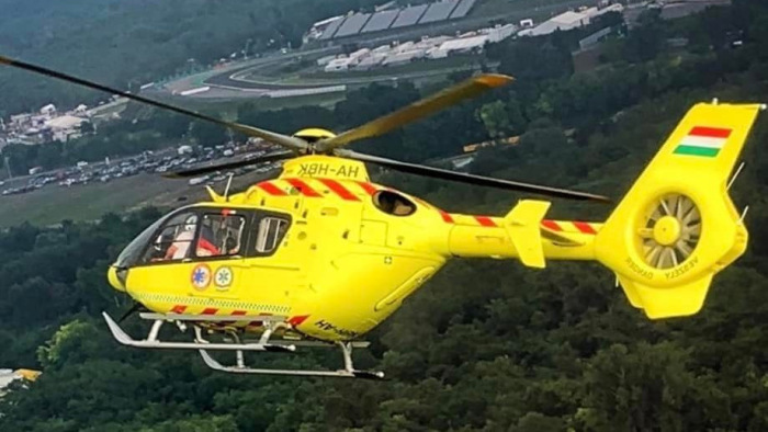 Majdnem belehalt a banális sportbalesetbe: mentőhelikoptert riasztottak Nagycenkre