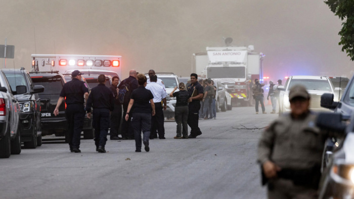 Elismerte a rendőrség, hogy hibázott az texasi iskolai mészárlásnál